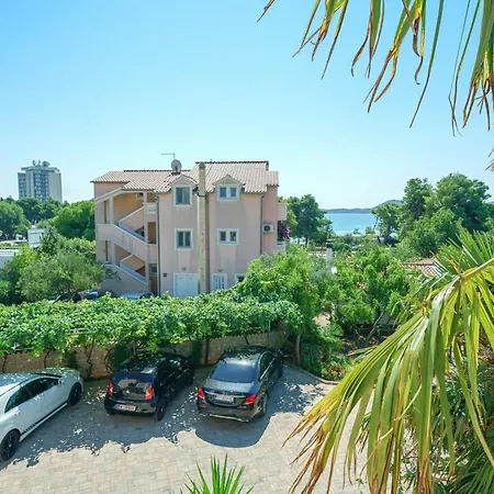 Ante Apartman *